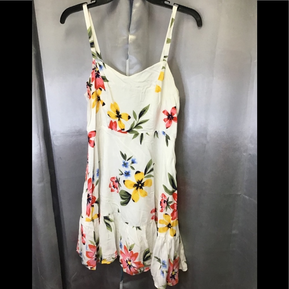 Floral dress tiered bottom nwot